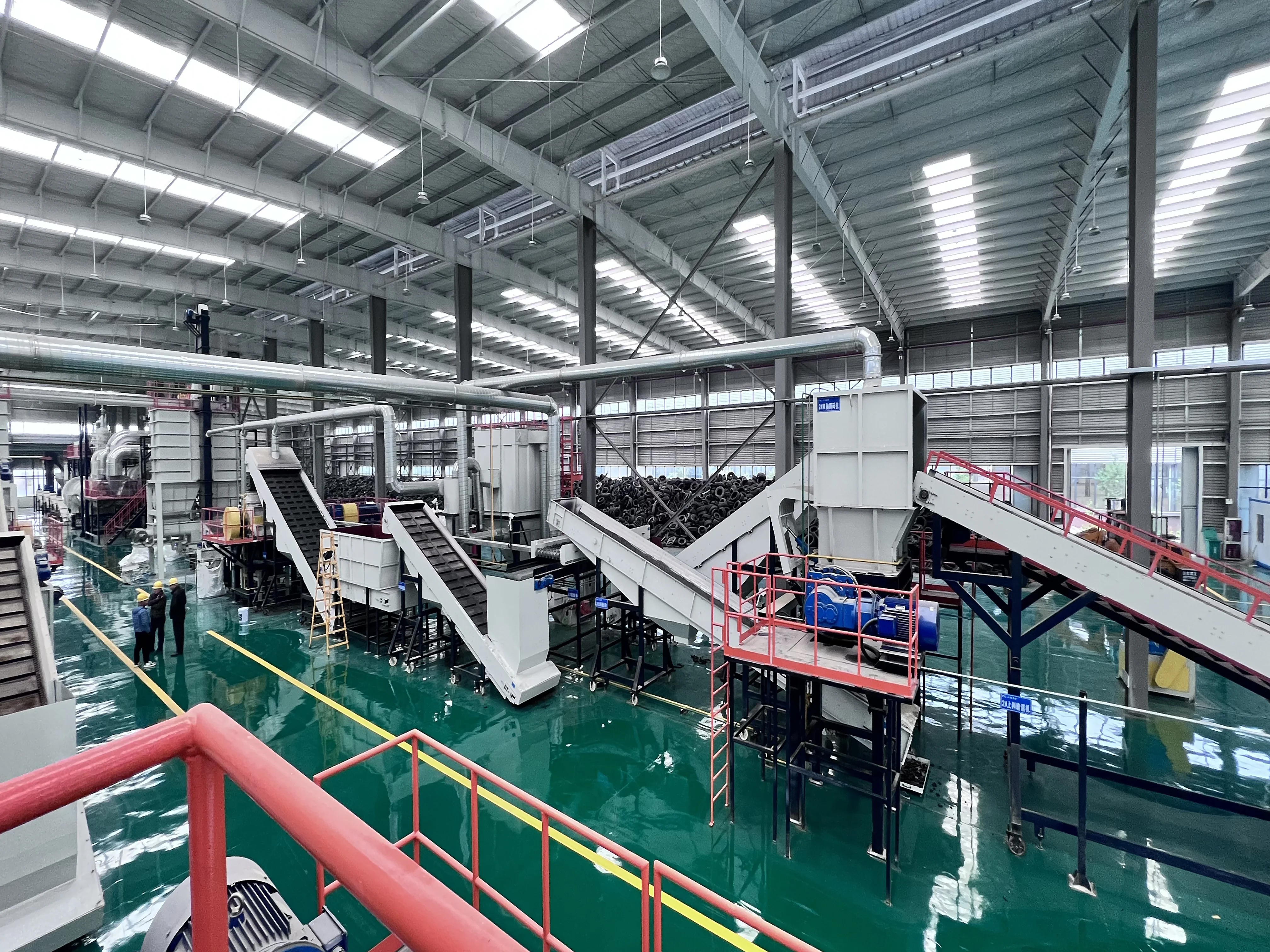 China local - Heavy Tire Shredder Crusher