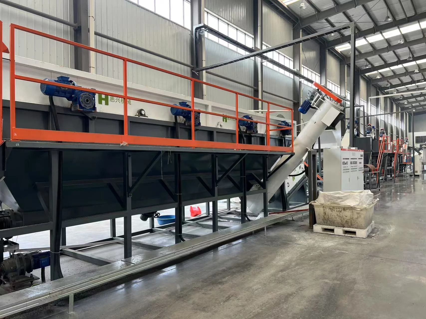 China local - ABS PS refrigerator shell hot washing recycling line