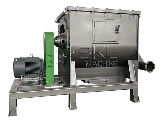 Horizontal centrifugal dryer with stainless steel housing, hinged inspection door and belt-driven motor